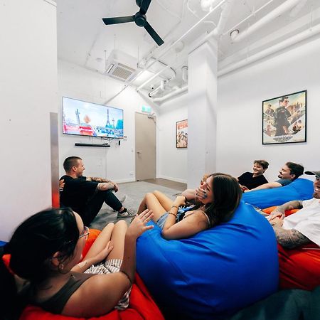Maze Backpackers - Gold Coast Hostel Buitenkant foto
