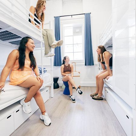 Maze Backpackers - Gold Coast Hostel Buitenkant foto