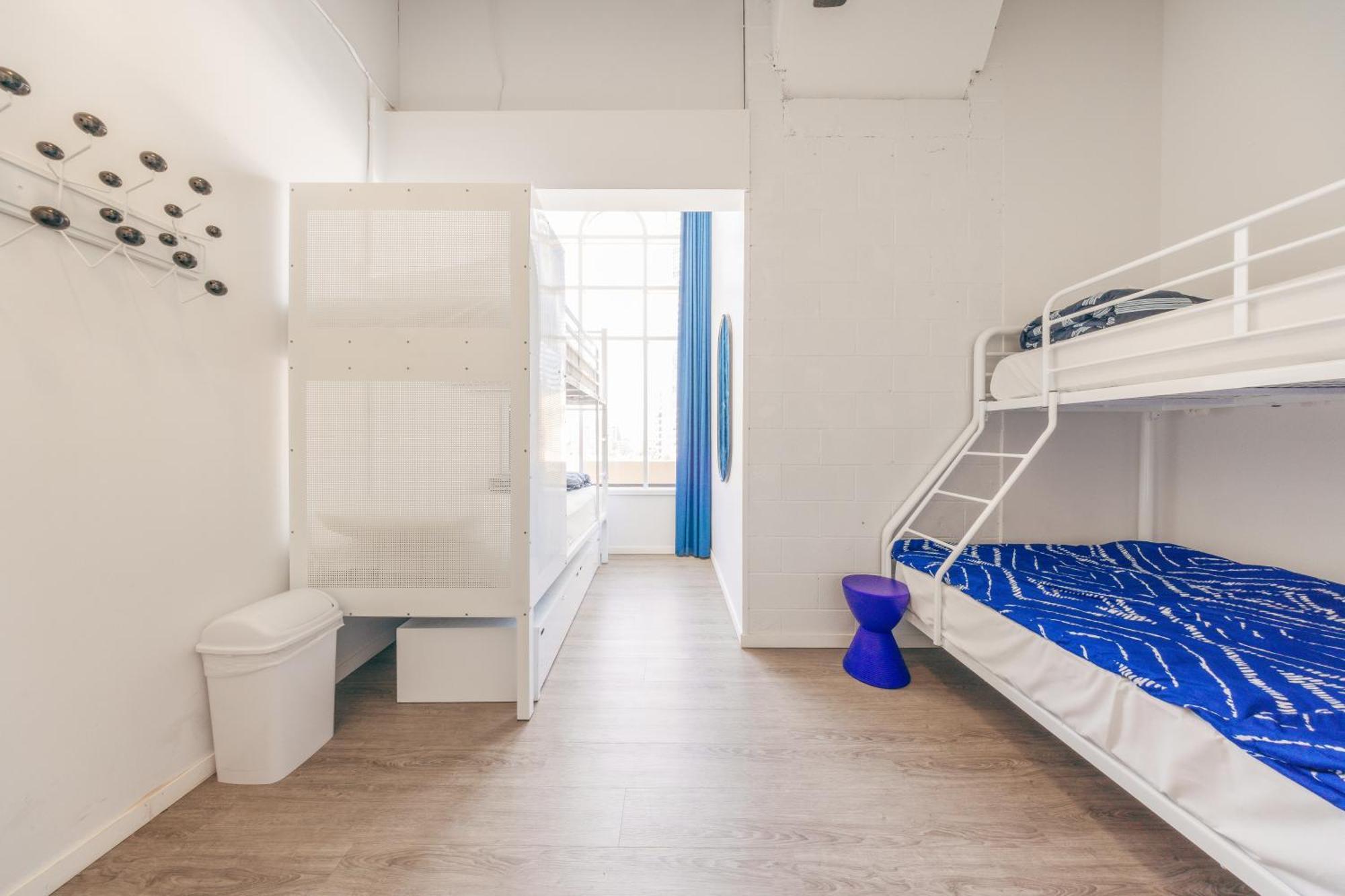 Maze Backpackers - Gold Coast Hostel Buitenkant foto