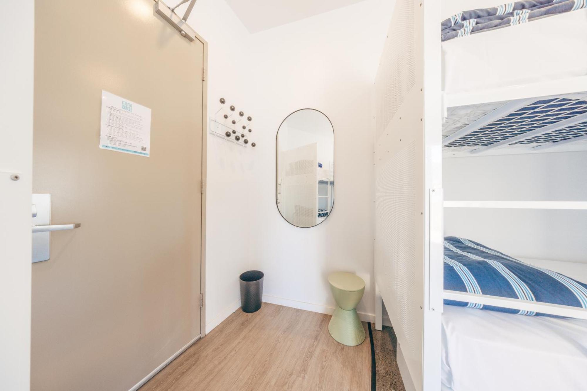Maze Backpackers - Gold Coast Hostel Buitenkant foto