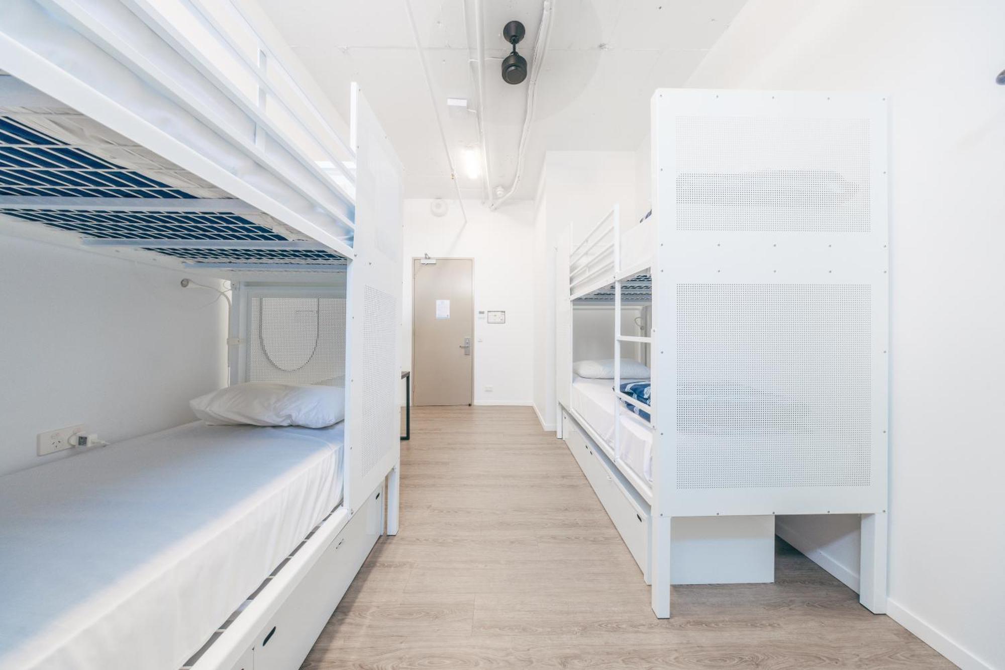 Maze Backpackers - Gold Coast Hostel Buitenkant foto