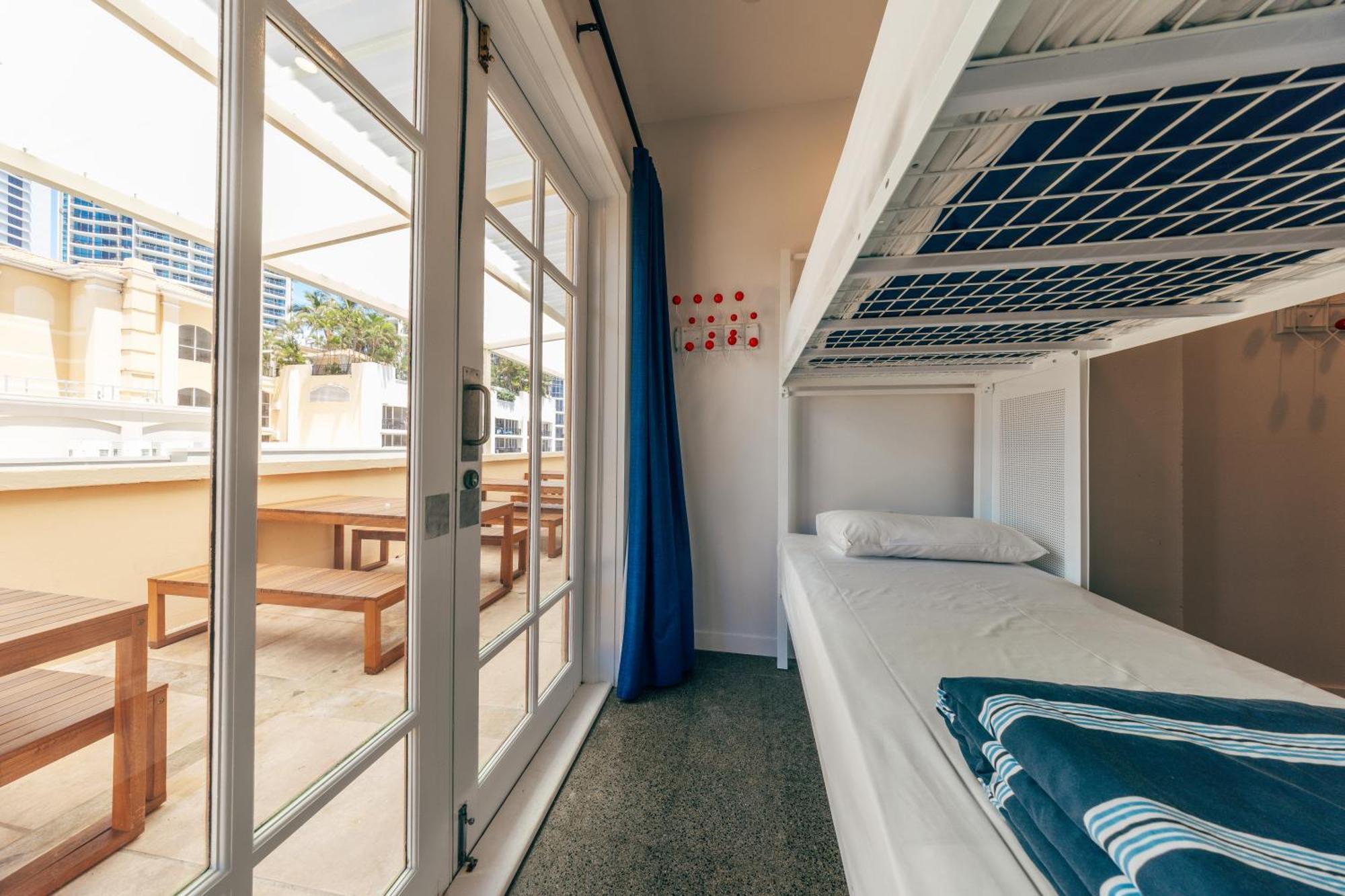 Maze Backpackers - Gold Coast Hostel Buitenkant foto