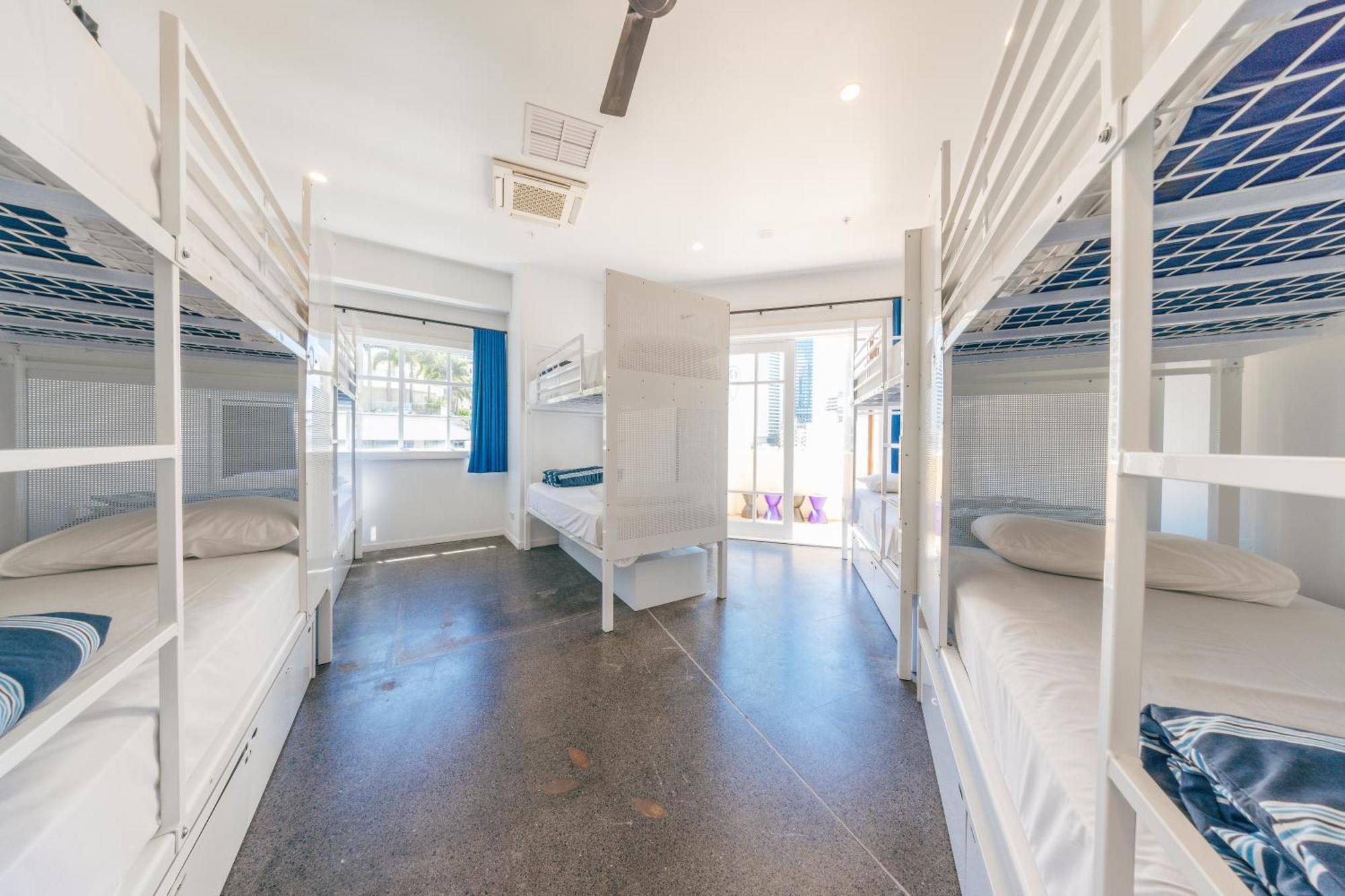 Maze Backpackers - Gold Coast Hostel Buitenkant foto