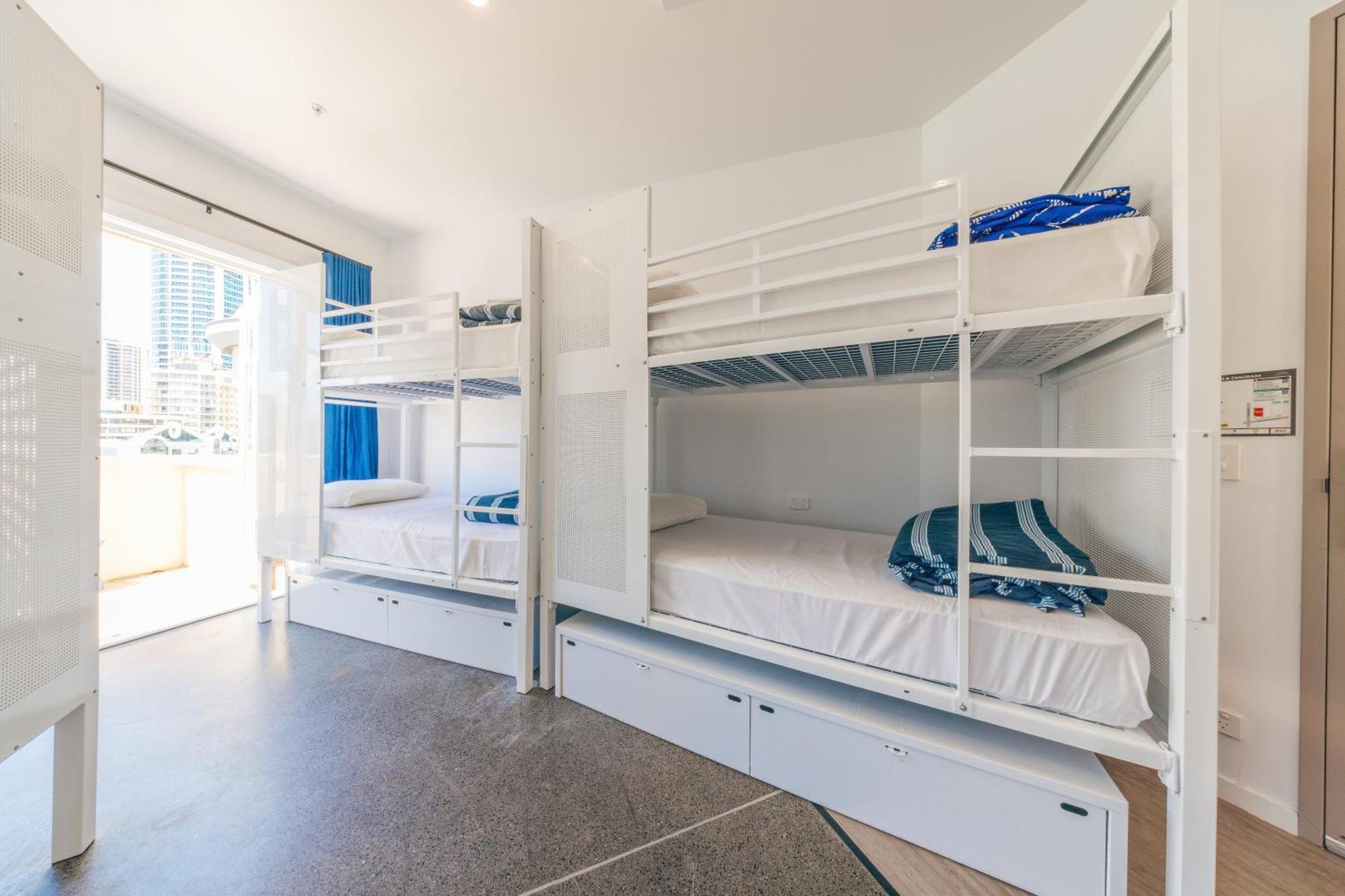 Maze Backpackers - Gold Coast Hostel Buitenkant foto