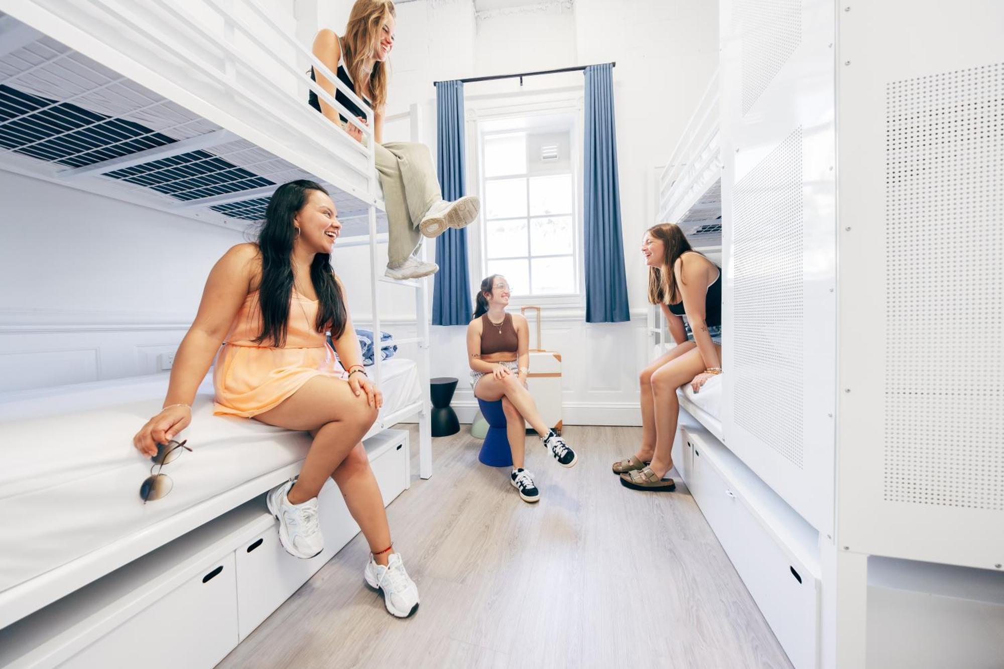 Maze Backpackers - Gold Coast Hostel Buitenkant foto