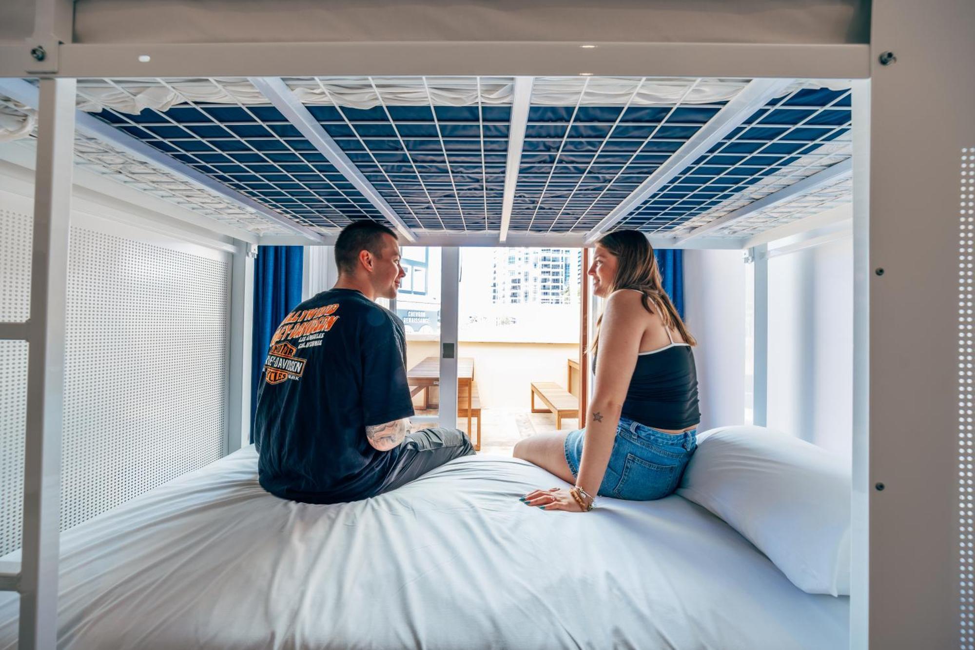 Maze Backpackers - Gold Coast Hostel Buitenkant foto
